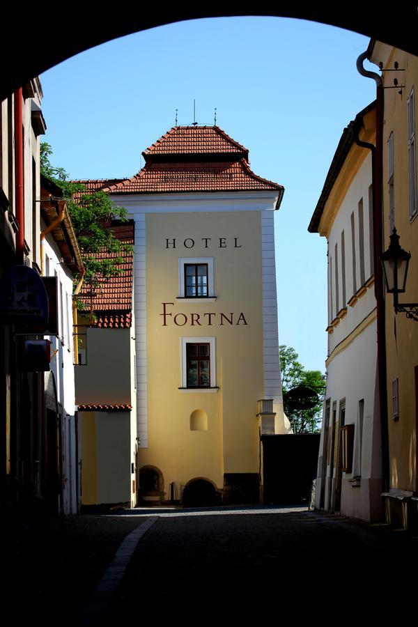 Restaurace a hotel Fortna Chrudim Exterior foto